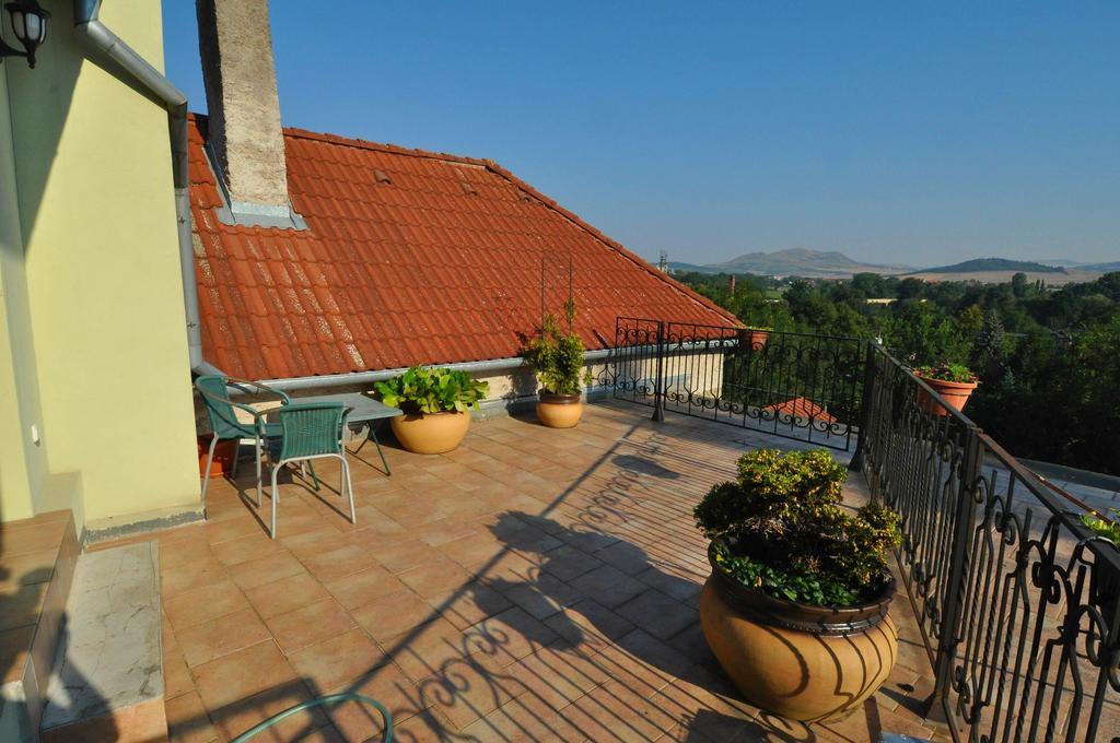 Penzion Na Hradbach Louny Exterior photo
